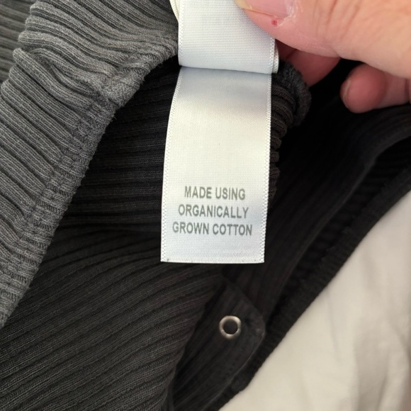 AGOLDE Deep V-Neck Long-Sleeved Bodysuit size M - Picture 11 of 11